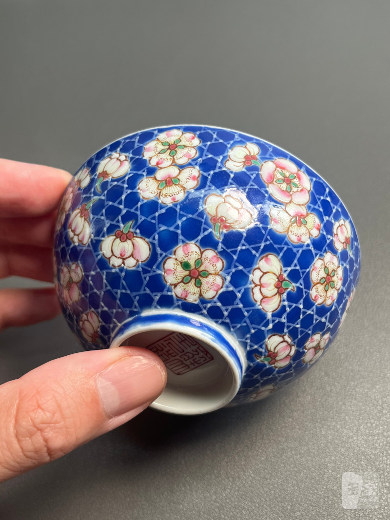 清道光  蓝料地珐琅彩冰梅纹茶圆（一对） - 图17